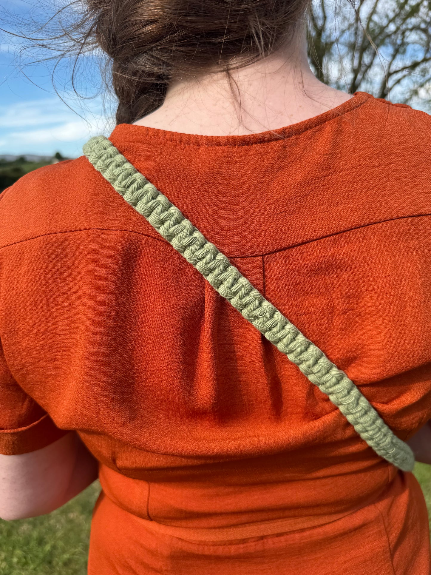 Macrame Water Bottle Holder | Bohemian Knotted Cotton Flask Carrier with Detachable Strap