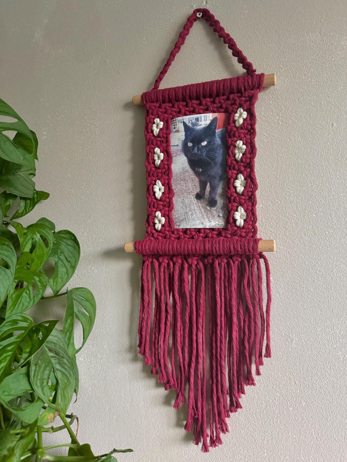 Floral Macrame Photo Frame | Handmade 4x6 Portrait Photograph Holder | Custom Boho Wall Hanging