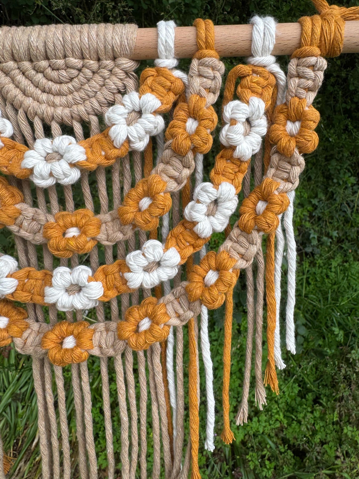 Macrame Daisy Wall Hanging | Boho Floral Garland