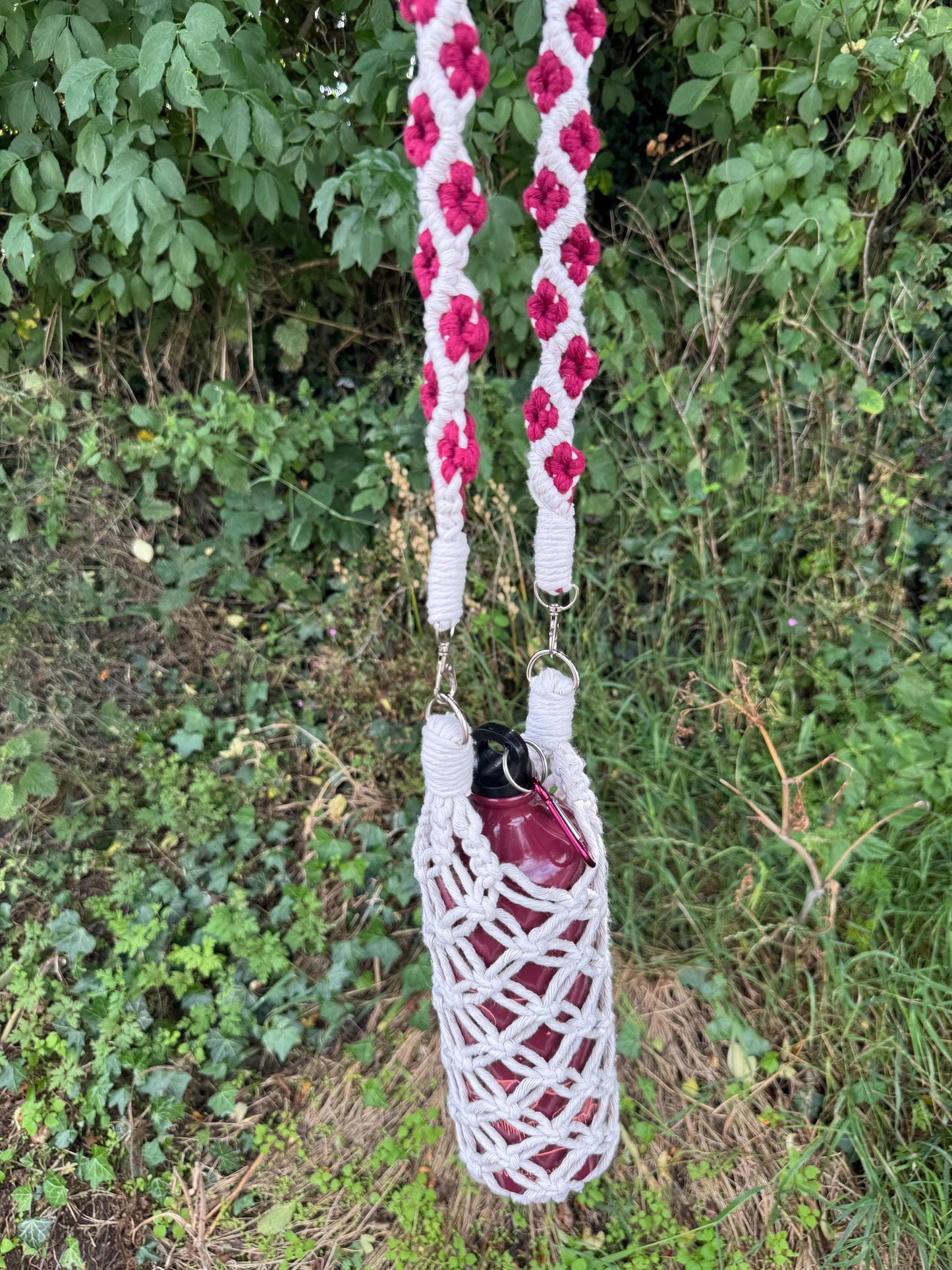 Macrame Water Bottle Holder | Floral Flask Carrier with Detachable Strap