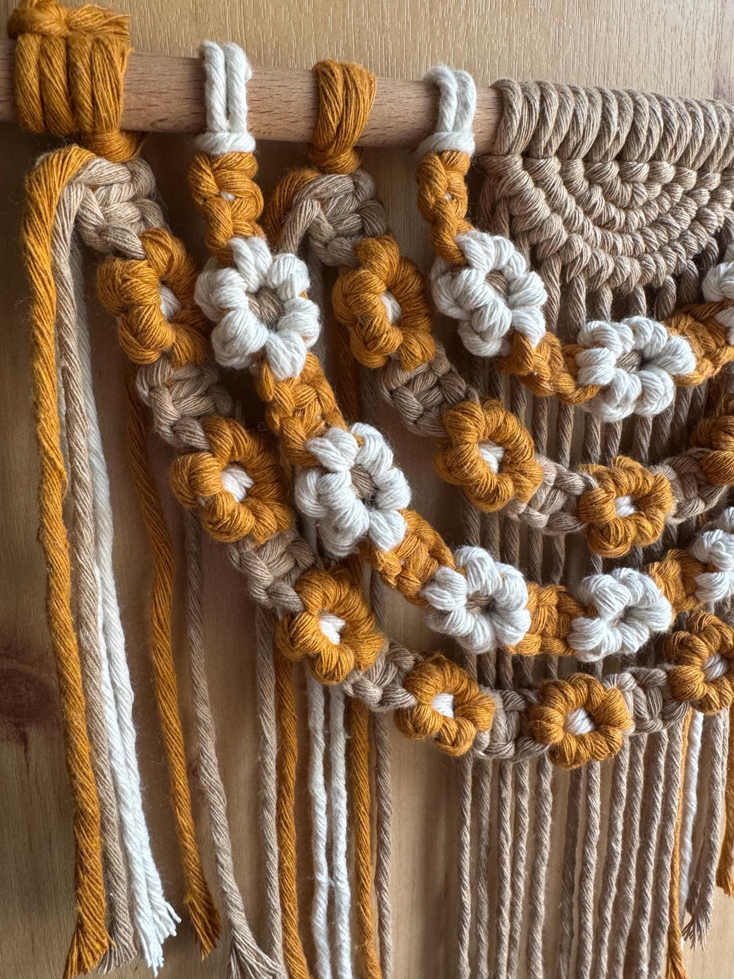 Macrame Daisy Wall Hanging | Boho Floral Garland