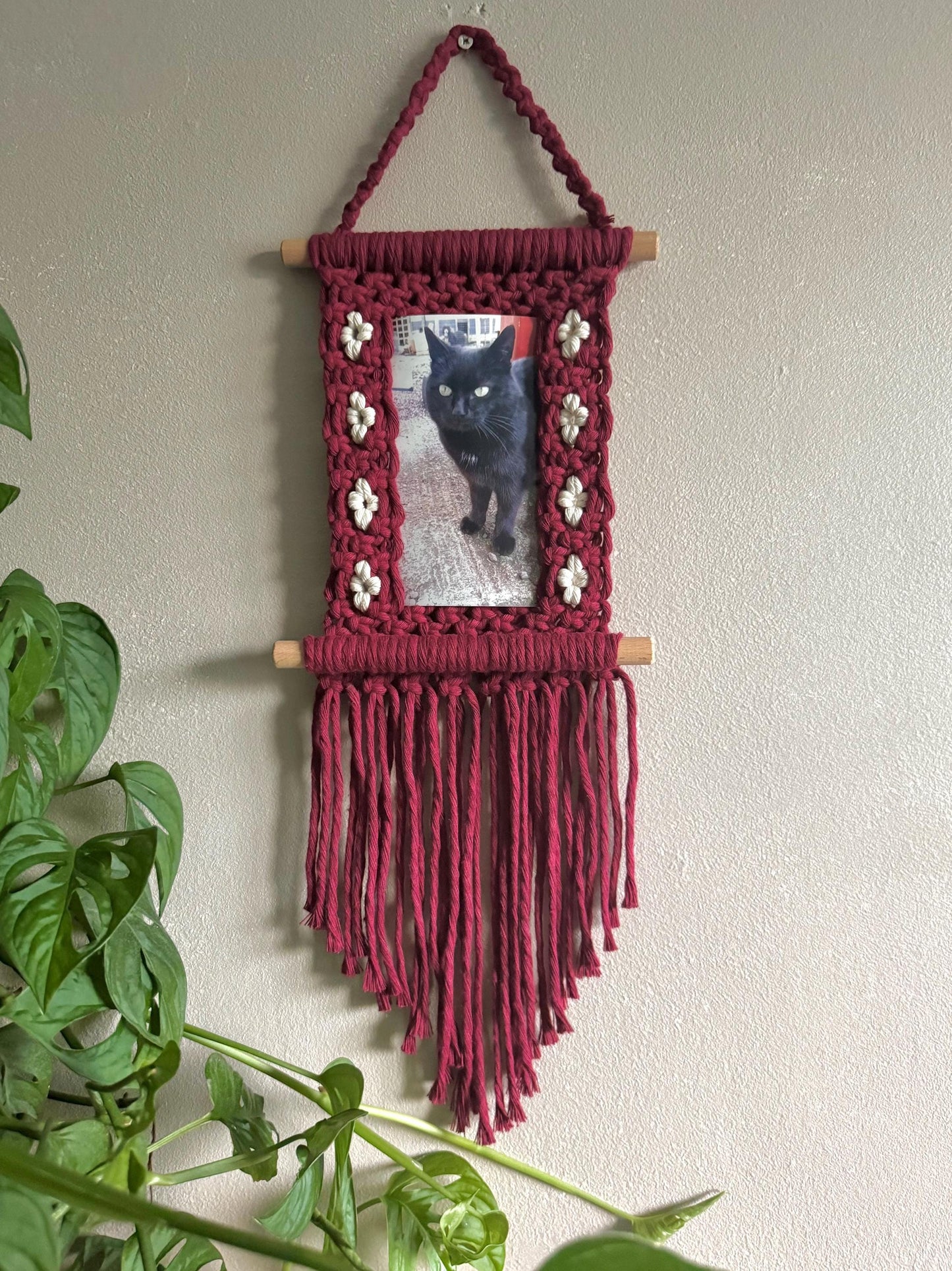 Floral Macrame Photo Frame | Handmade 4x6 Portrait Photograph Holder | Custom Boho Wall Hanging