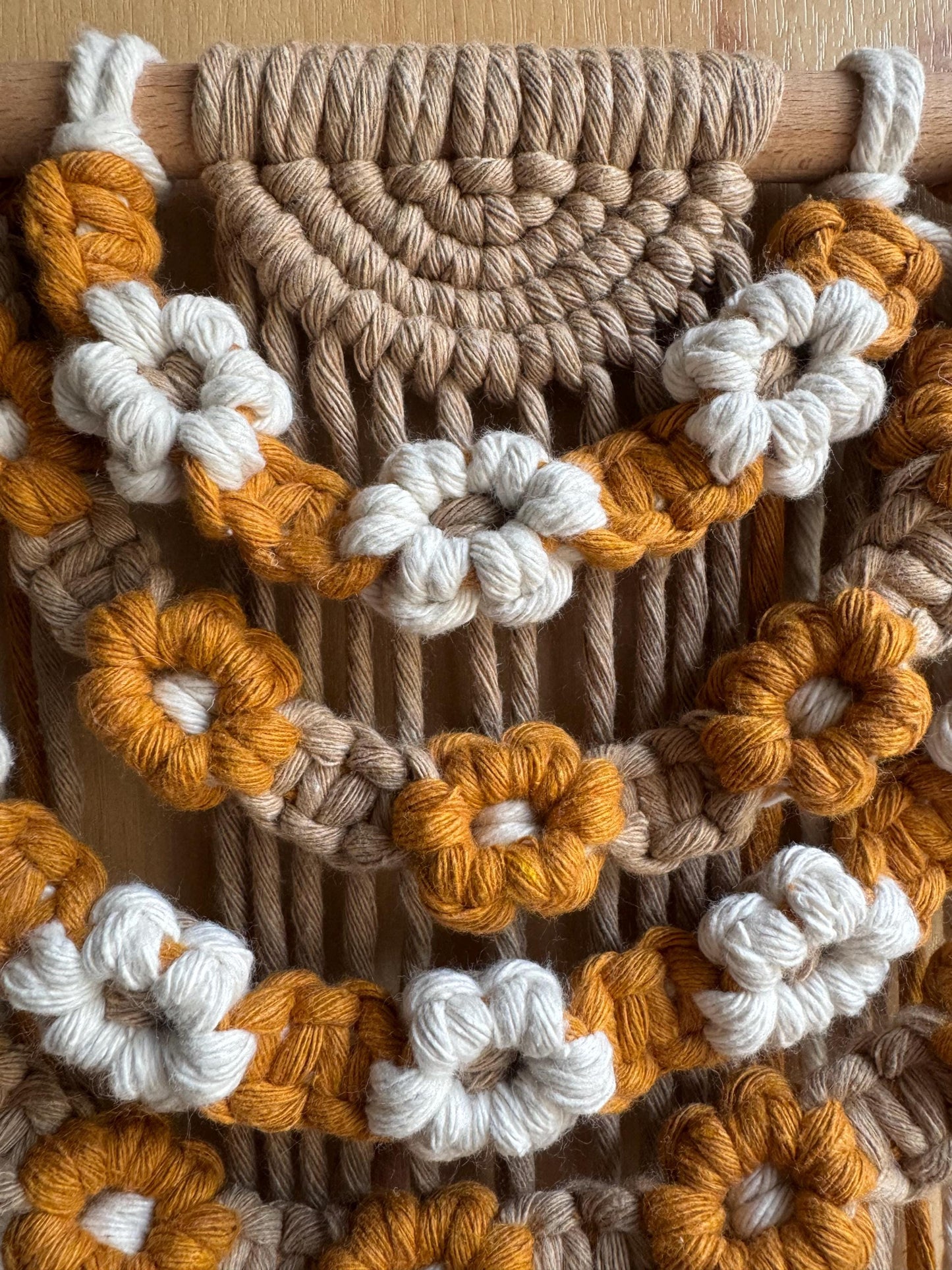 Macrame Daisy Wall Hanging | Boho Floral Garland