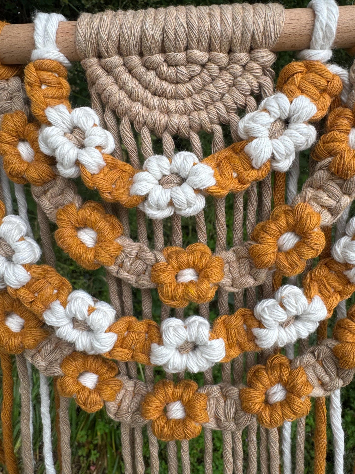 Macrame Daisy Wall Hanging | Boho Floral Garland