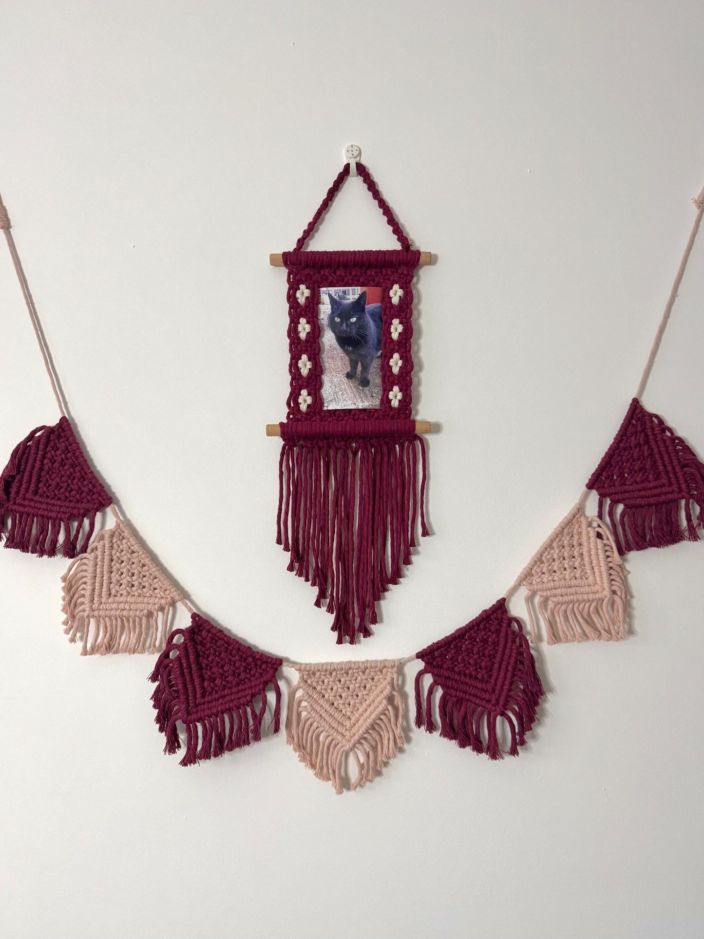 Floral Macrame Photo Frame | Handmade 4x6 Portrait Photograph Holder | Custom Boho Wall Hanging