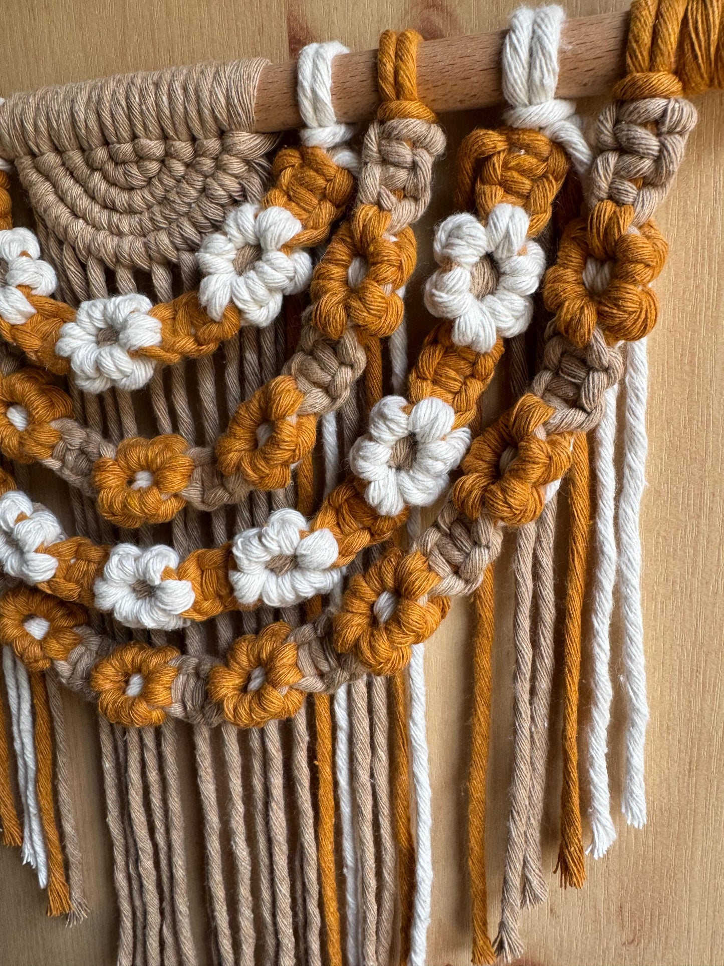 Macrame Daisy Wall Hanging | Boho Floral Garland
