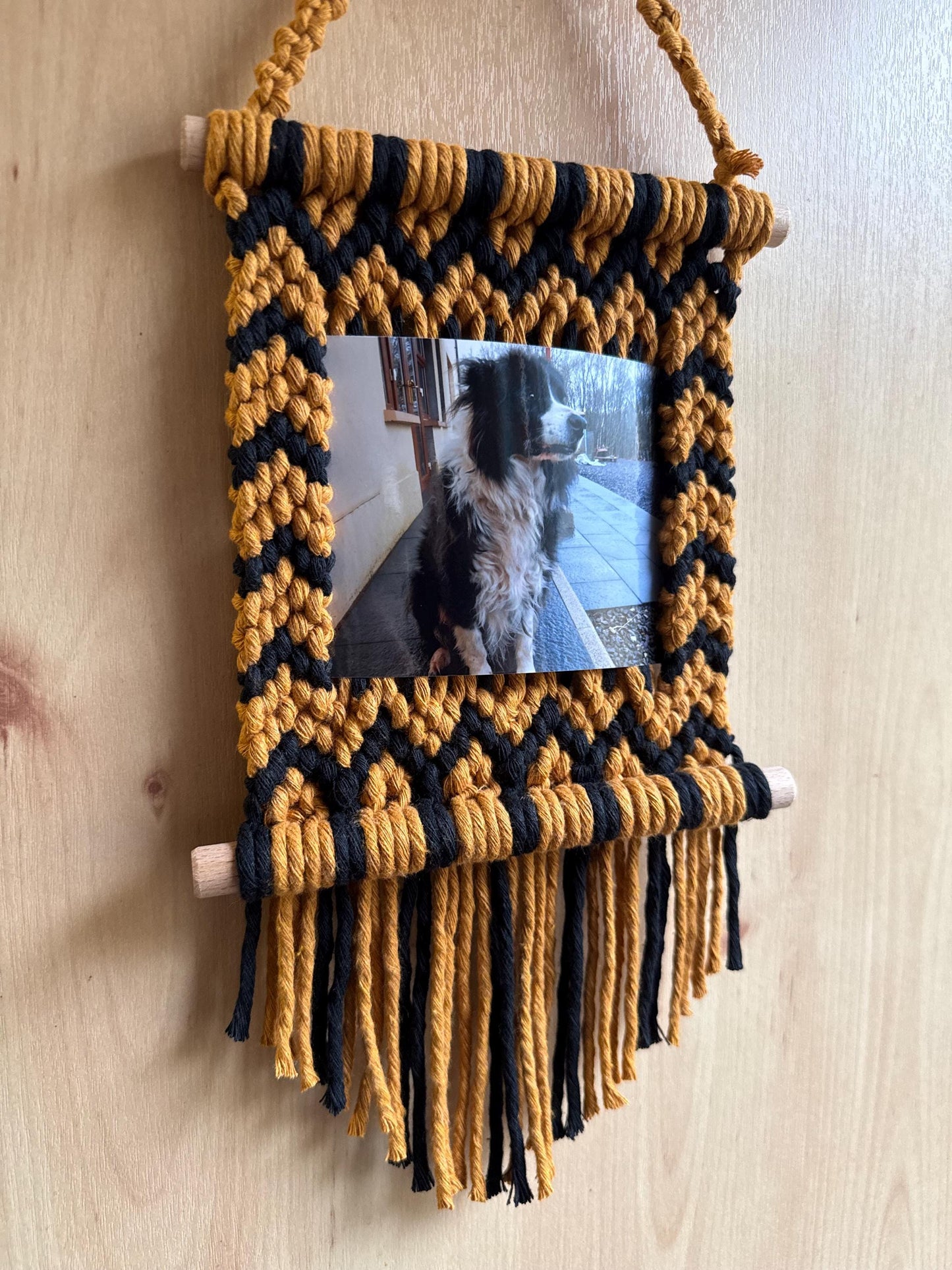 Hanging Macrame Photo Frame | Custom 4x6 Landscape Photograph Holder | Handmade Zigzag Patterned Wall Hanging