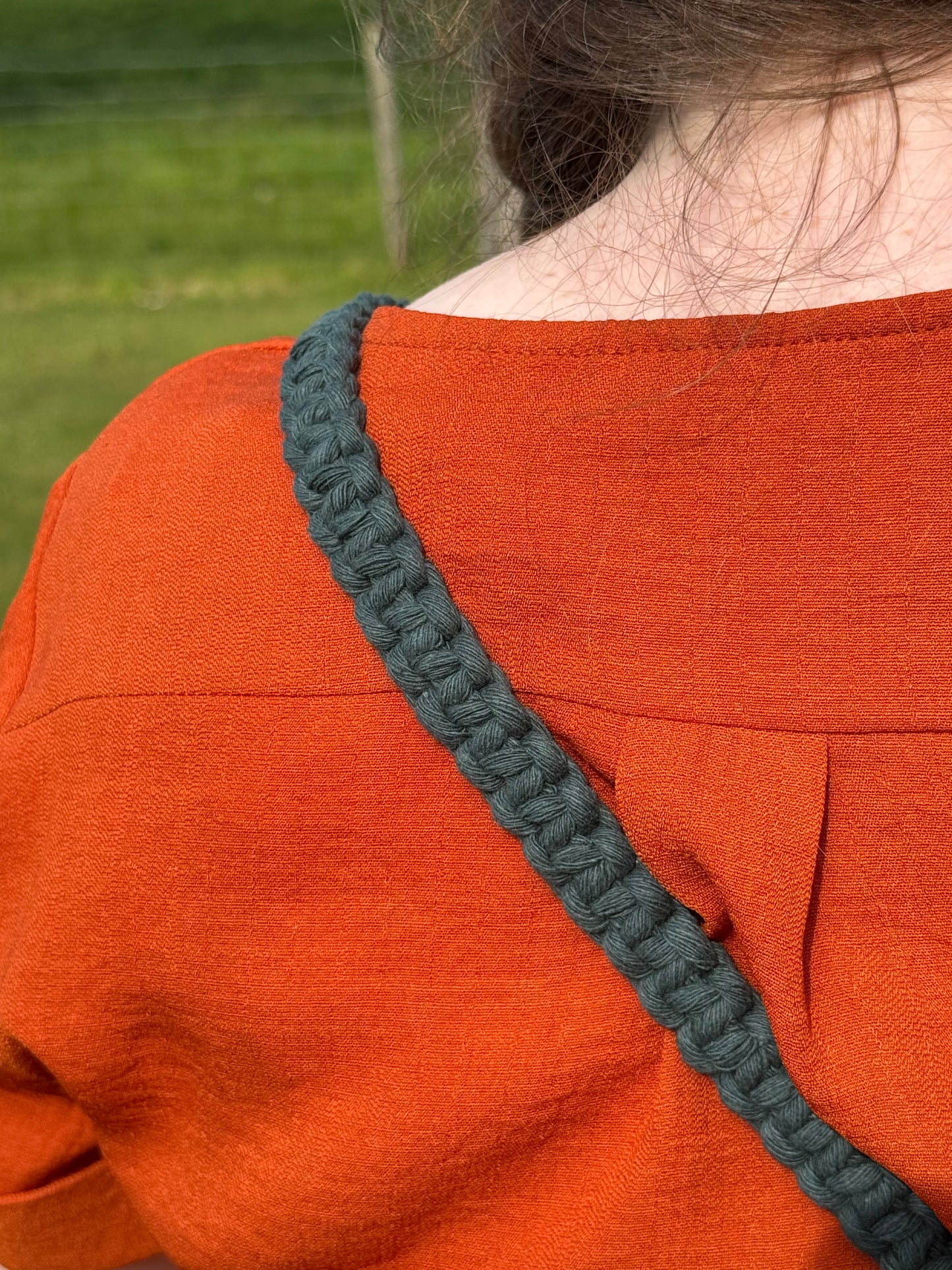 Macrame Water Bottle Holder | Bohemian Knotted Cotton Flask Carrier with Detachable Strap