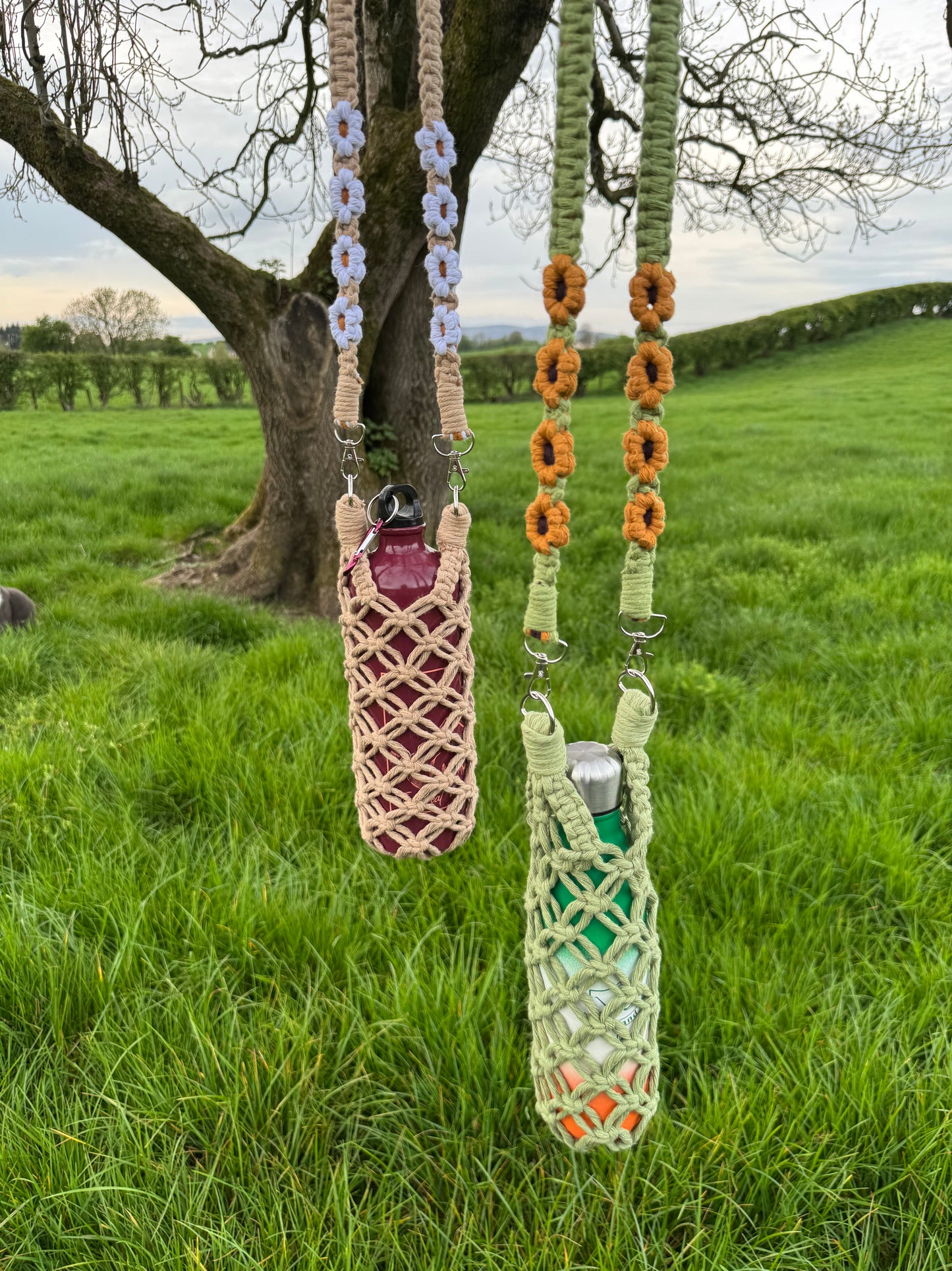 Macrame Water Bottle Holder | Custom Floral Flask Carrier with Detachable Strap