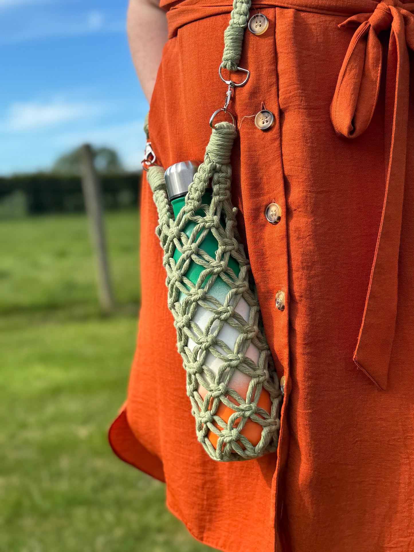 Macrame Water Bottle Holder | Bohemian Knotted Cotton Flask Carrier with Detachable Strap