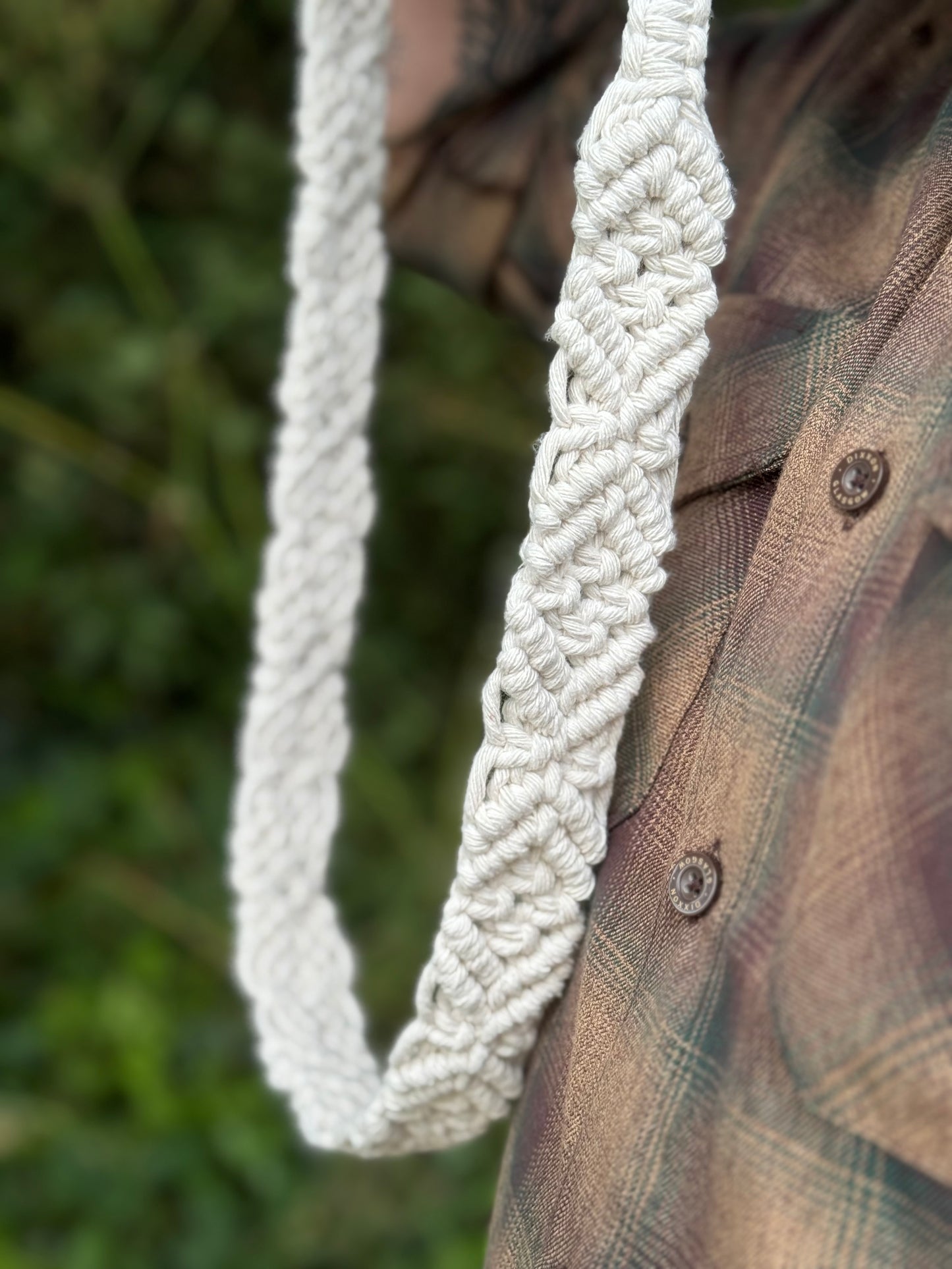 Handmade Macrame Water Bottle Holder: Bohemian Festival Flask Carrier