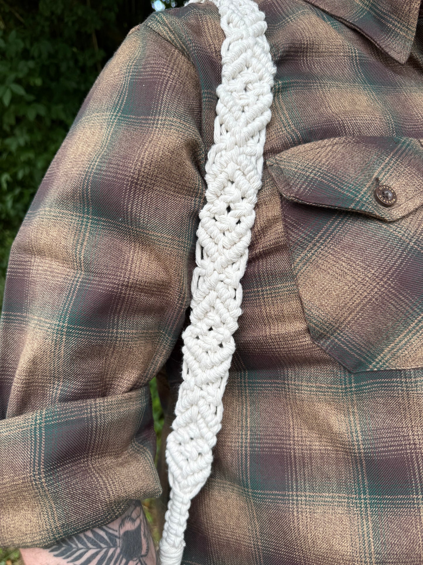 Handmade Macrame Water Bottle Holder: Bohemian Festival Flask Carrier